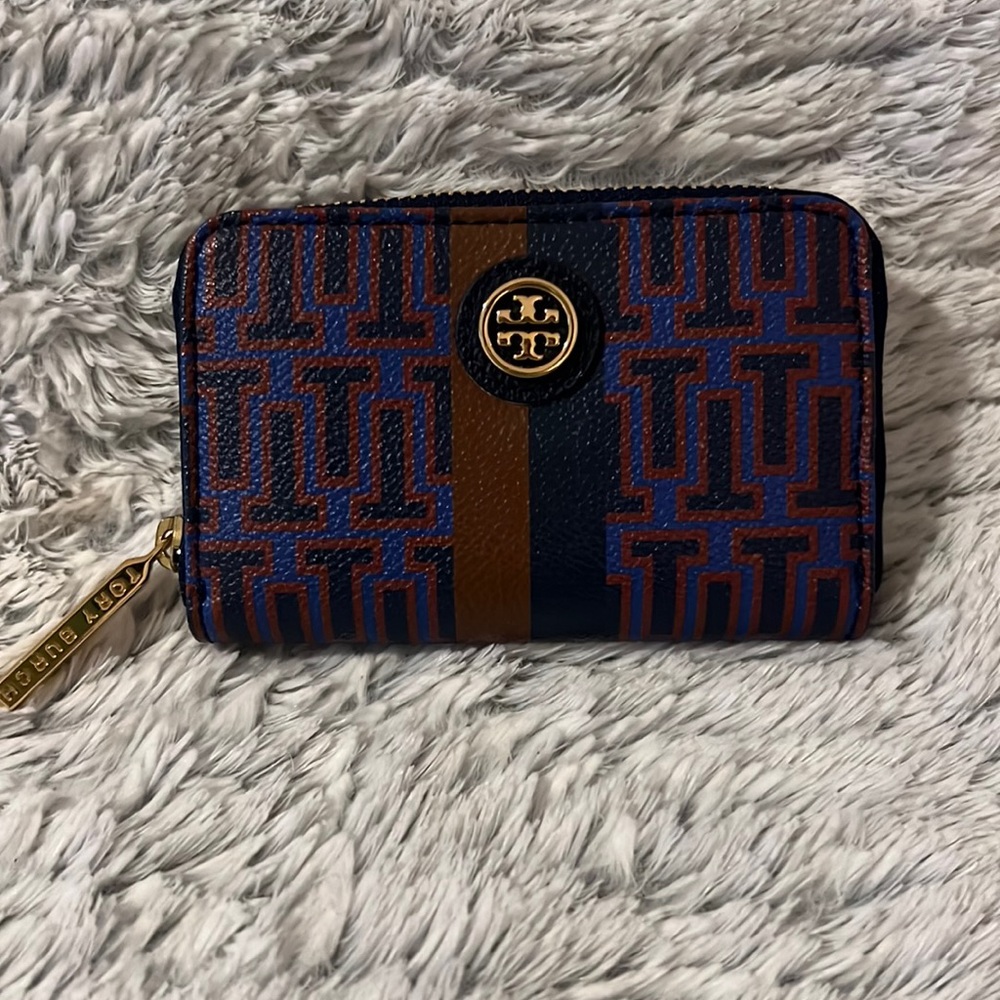 Tory Burch Roslyn zip coin card/key ring wallet. EUC!!
